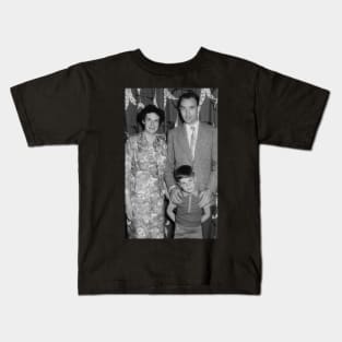 1960 Vintage Photograph of Family Kids T-Shirt